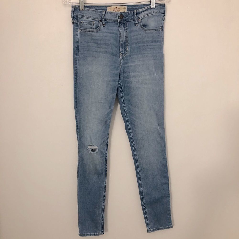 Hollister Super Skinny High Rise Distressed 7R Waist 28 Length 31!
